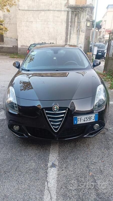 Usata 2014 Alfa Romeo Giulietta Due volumi | 10.000 € (Buon prezzo) - Immagine 1/4
