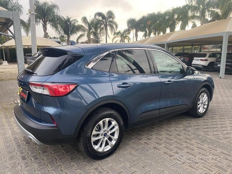 Usata Ford Kuga Titanium 120 CV (88 kW) 2022 Blu SUV