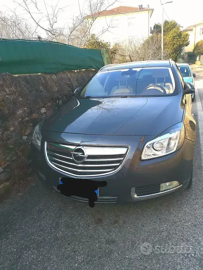 Usata Opel Insignia 160 CV (117 kW) 2011 Grigio Berlina