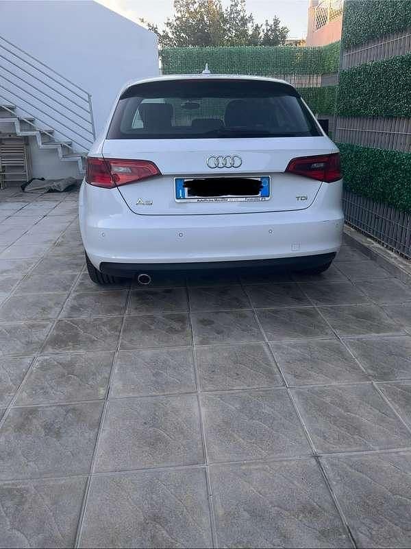 Usata Audi A3 Attraction 110 CV (80 kW) 2015 Bianco Berlina