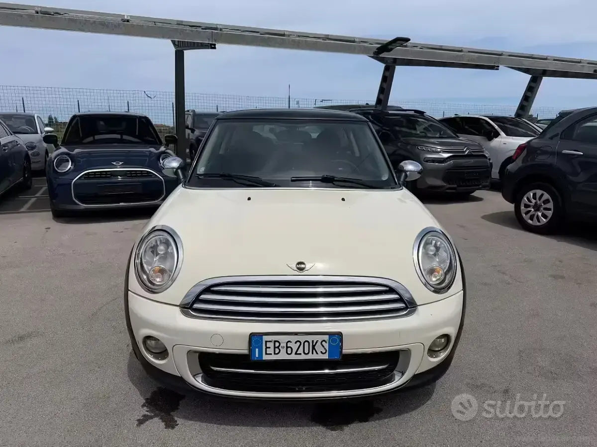 Usata Mini Cooper D 112 CV (82 kW) 2010 Utilitaria