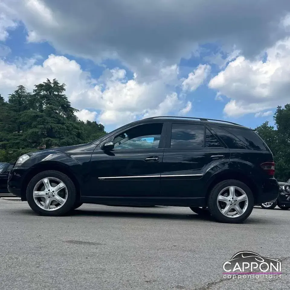 Usata Mercedes ML420 306 CV (225 kW) 2008 Nero SUV
