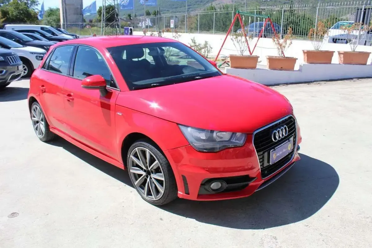Begagnad Audi A1 S-Line 91 HK (66 kW) 2014 Vit Halvkombi