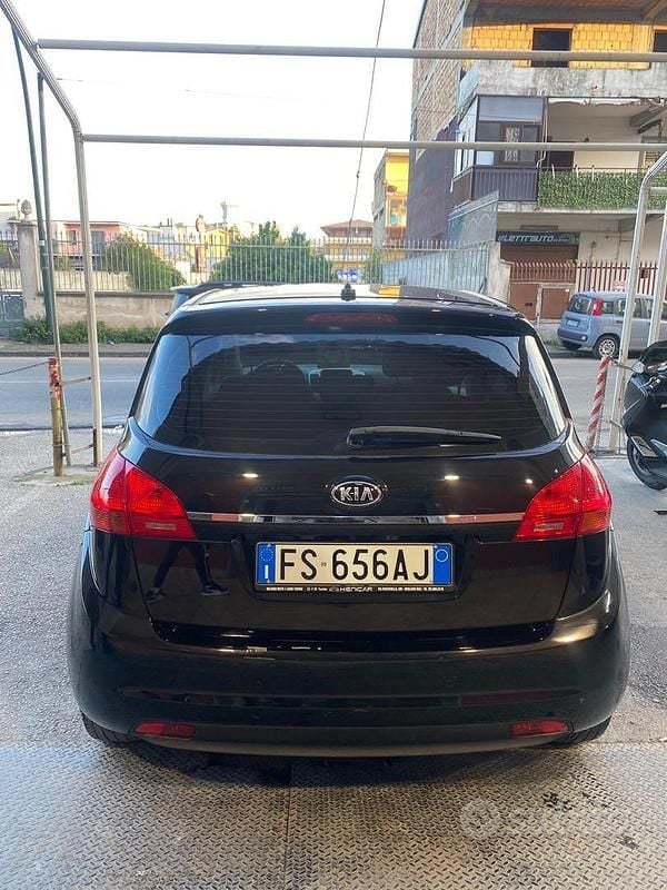 Usata Kia Venga Active 90 CV (66 kW) 2018 Nero Utilitaria