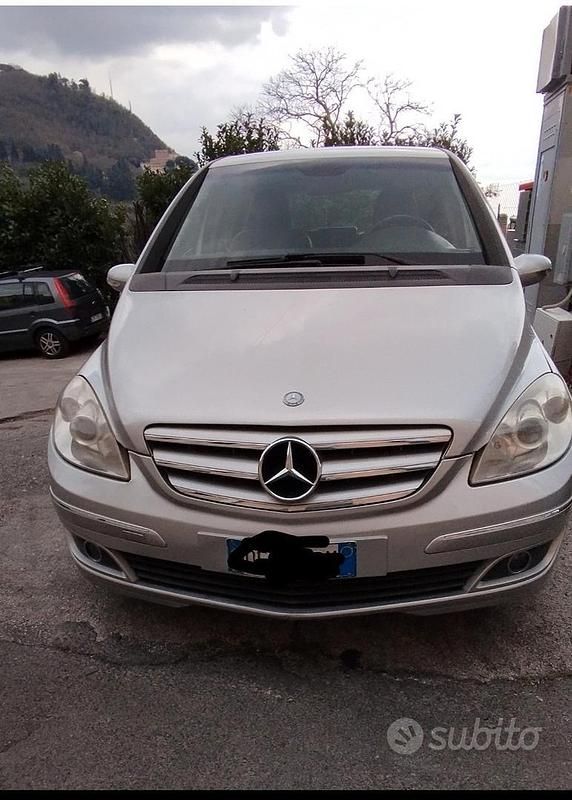 Usata Mercedes 180 2007 Grigio Berlina