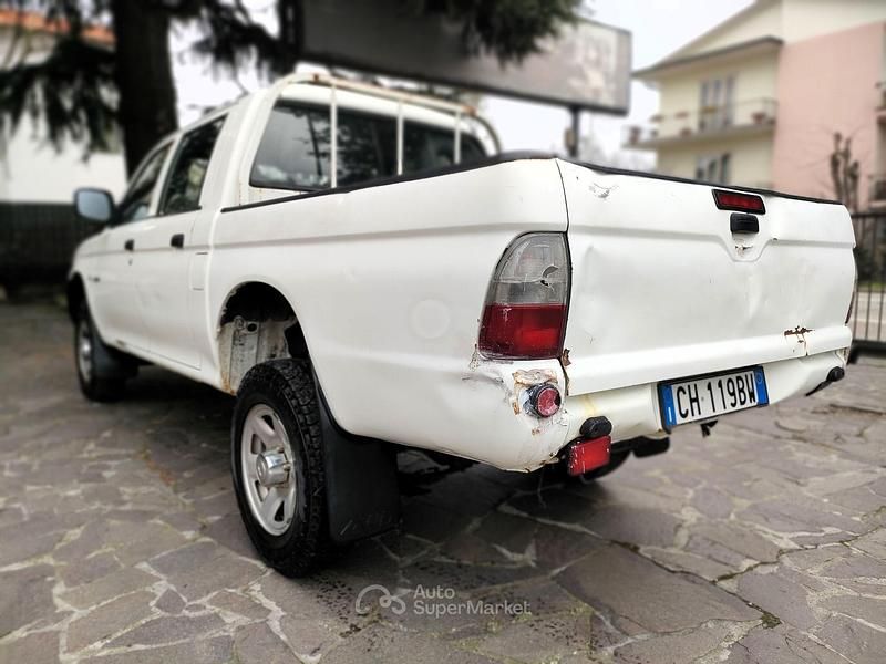 Usata Mitsubishi L200 116 CV (85 kW) 2004 Bianco Pick-up