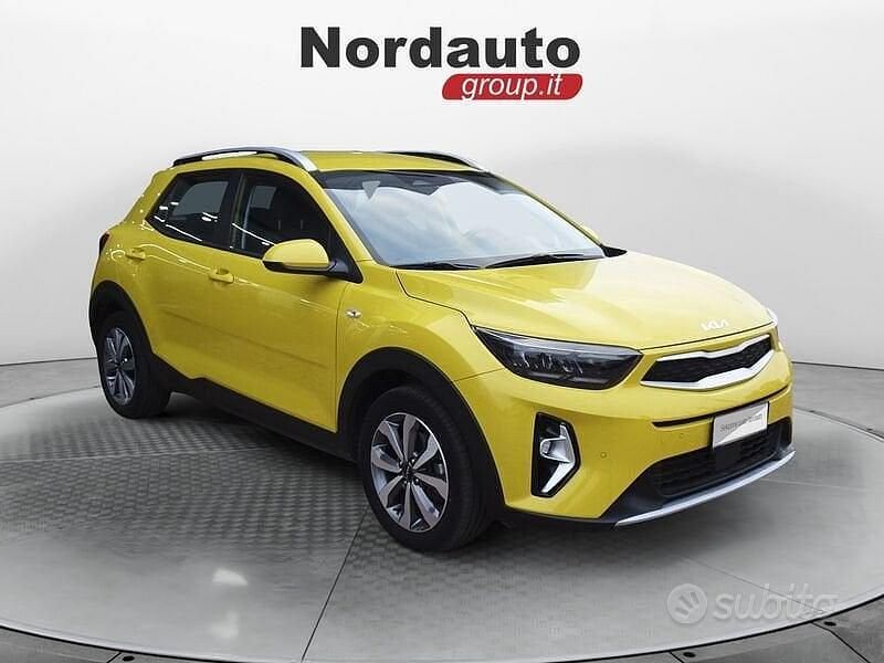 Usata Kia Stonic Urban 100 CV (73 kW) 2022 Giallo SUV