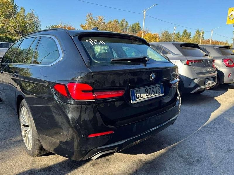 Usata BMW 530 Luxury Line 249 CV (183 kW) 2022 Nero Station wagon