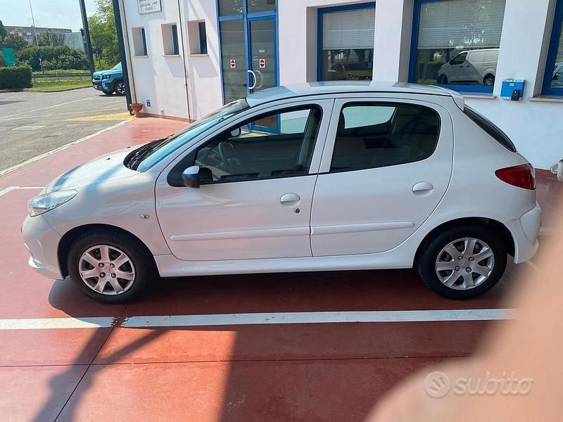 Usata Peugeot 206 60 CV (44 kW) 2009 Bianco Utilitaria