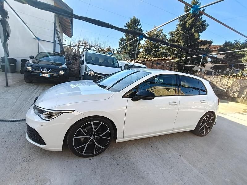 Usata VW Golf VIII R-line 149 CV (109 kW) 2020 Bianco Berlina