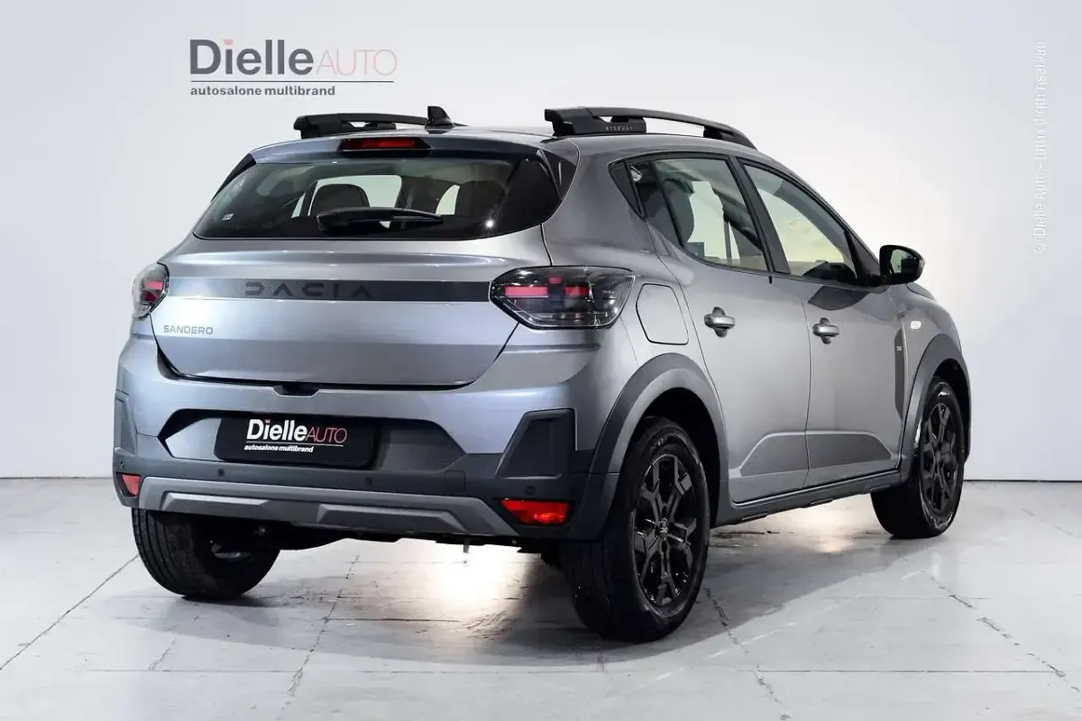 Nuova Dacia Sandero Extreme 122 CV (89 kW) 2026 Grigio scisto metallizzato SUV