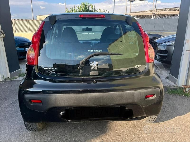 Usata Peugeot 107 68 CV (50 kW) 2010 Nero Utilitaria