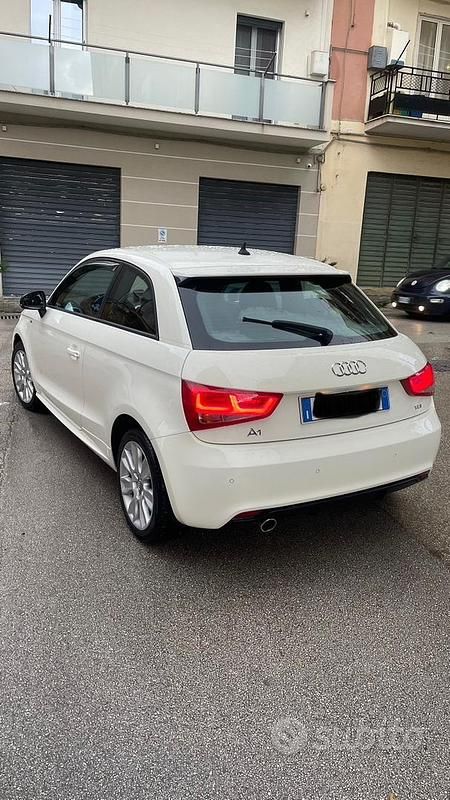 Usata Audi A1 105 CV (77 kW) 2011 Bianco Utilitaria