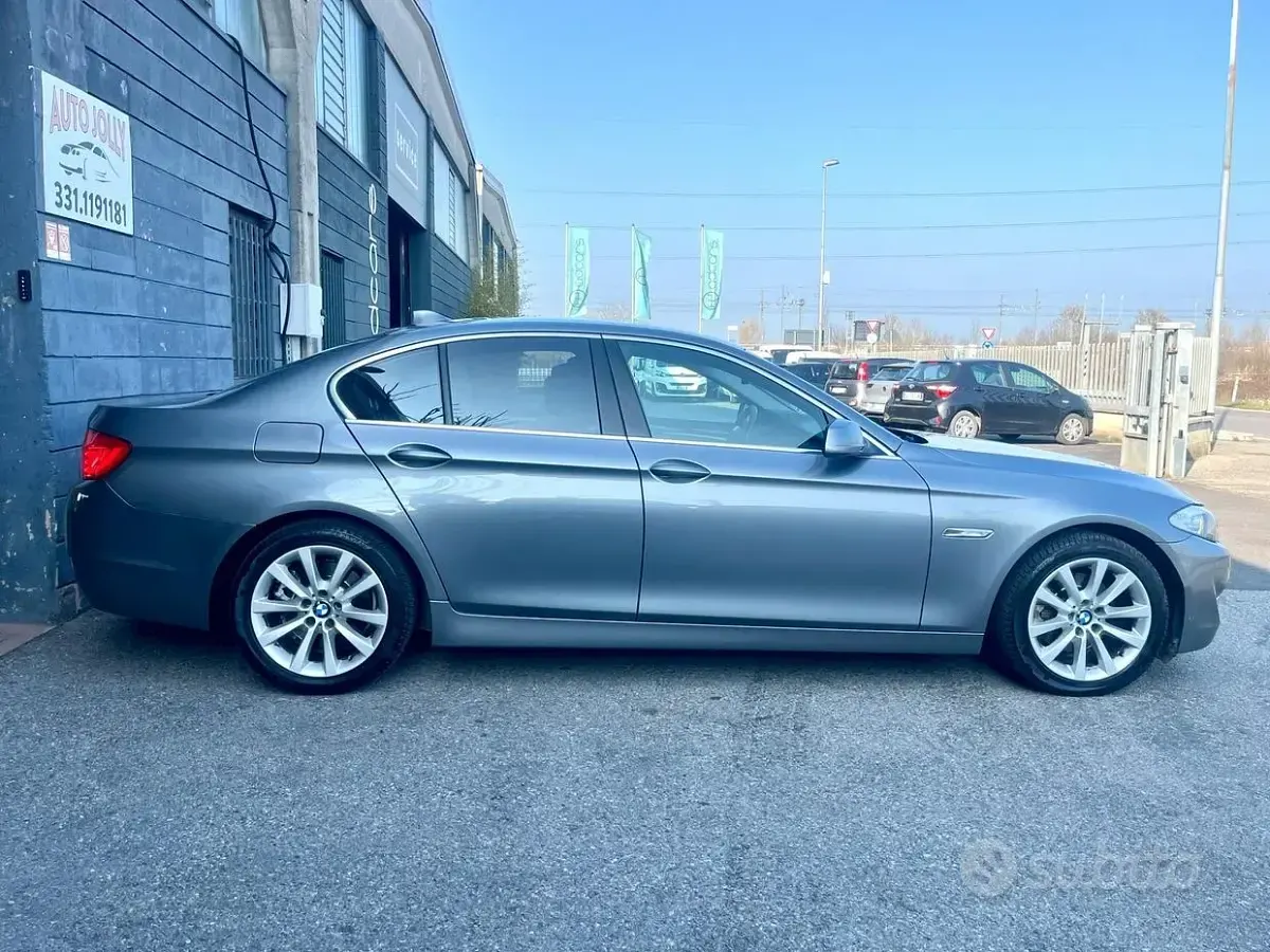 Usata BMW 520 184 CV (135 kW) 2012 Grigio Berlina