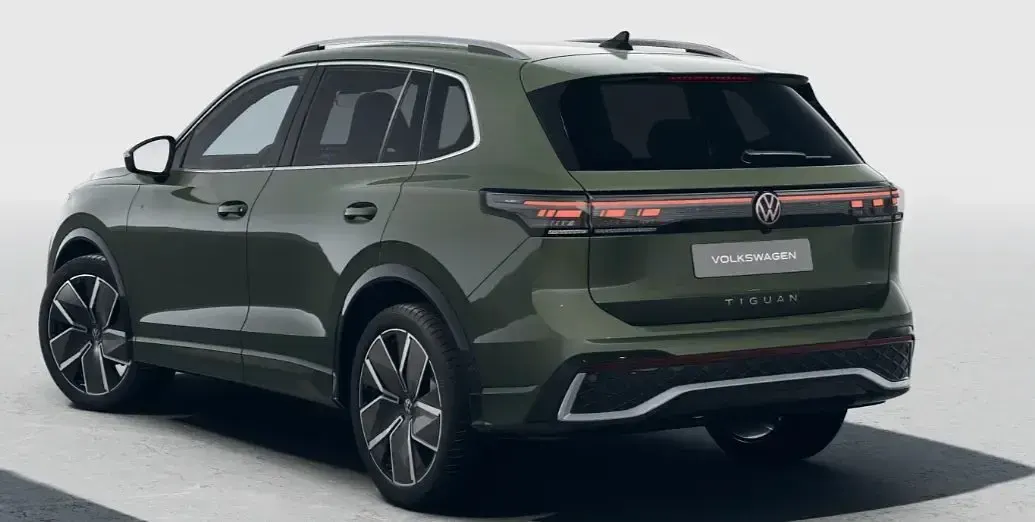 Nuova VW Tiguan R-line Plus 150 CV (110 kW) 2026 D4d4  velvet green metallizza SUV
