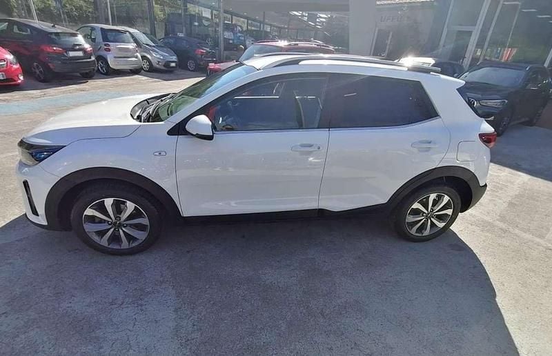Usata Kia Stonic Style 84 CV (61 kW) 2022 Bianco SUV