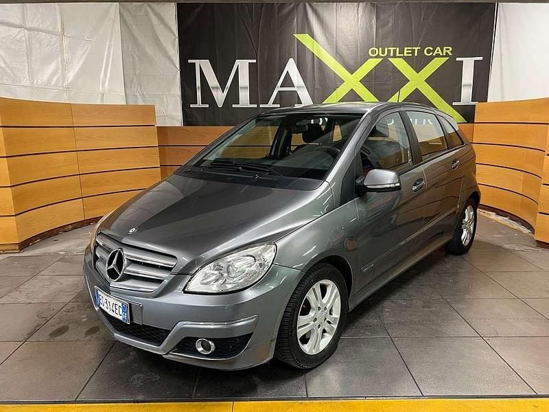 Usata Mercedes B180 Executive 109 CV (80 kW) 2010 Grigio Monovolume