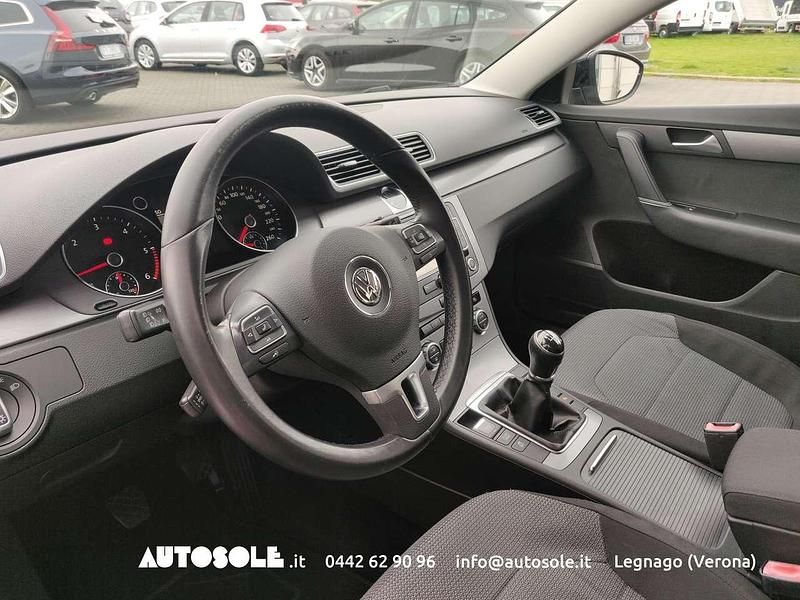 Usata VW Passat Comfortline 105 CV (77 kW) 2013 Nero Station wagon