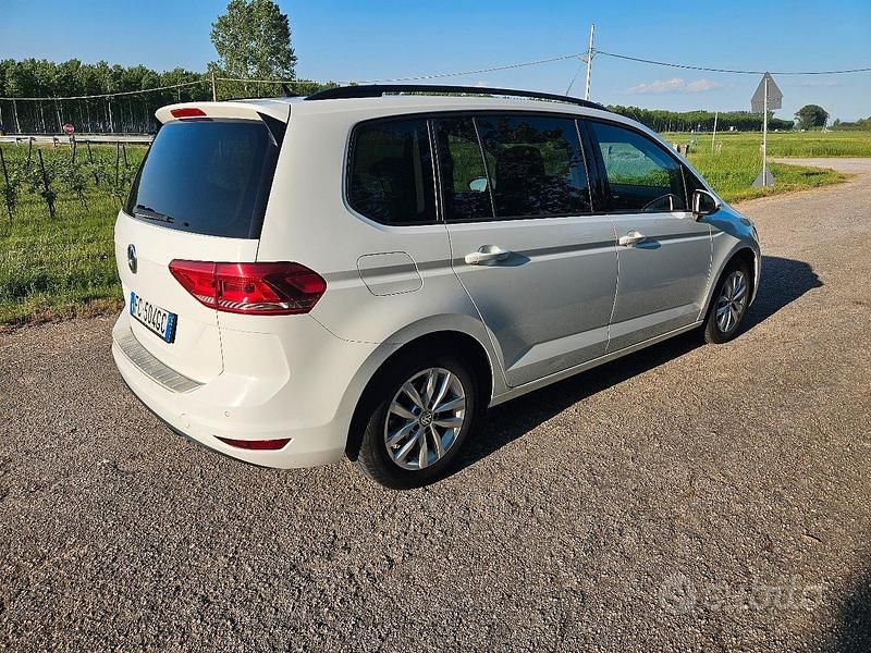 Usata VW Touran 115 CV (84 kW) 2016 Bianco Monovolume