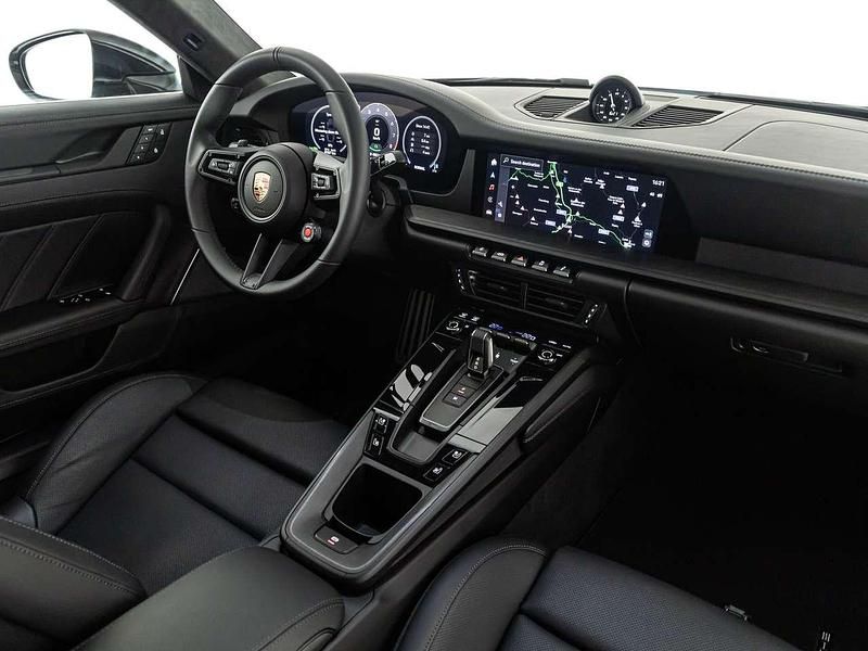 Usata Porsche 992 541 CV (397 kW) 2025 Colore su campione Coupé