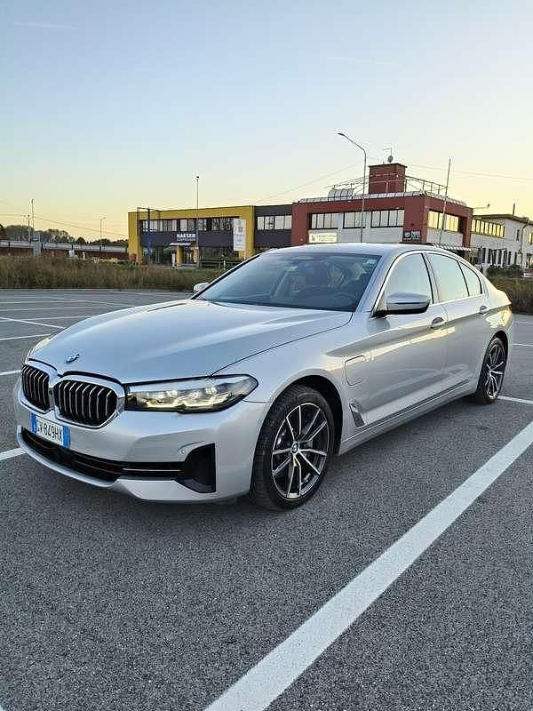 Usata 2021 BMW 530e Luxury Line Tre volumi | 33.000 € (Ottimo prezzo) - Immagine 1/4