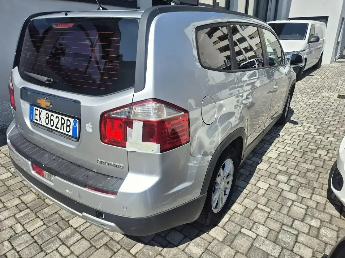 Usata Chevrolet Orlando LT 141 CV (103 kW) 2011 Nero Monovolume
