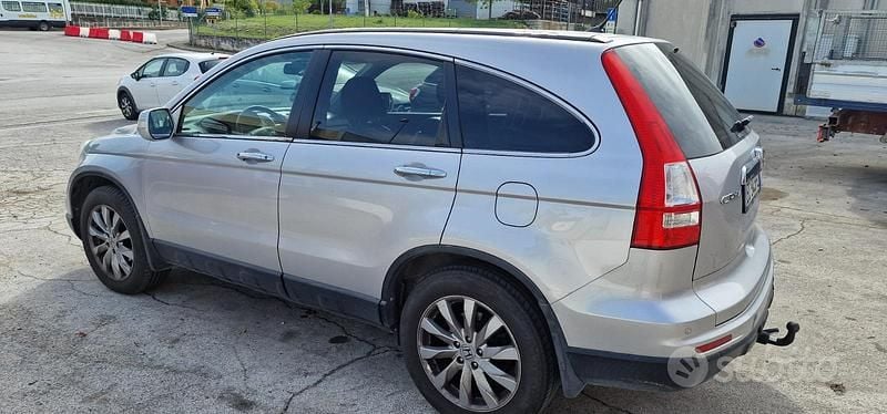 Grigio Usata 2010 Honda CR-V Exclusive SUV | 8400 € (Buon prezzo) - Immagine 1/4
