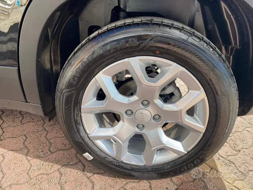 Nuova Jeep Avenger Altitude 101 CV (74 kW) 2025 Nero SUV