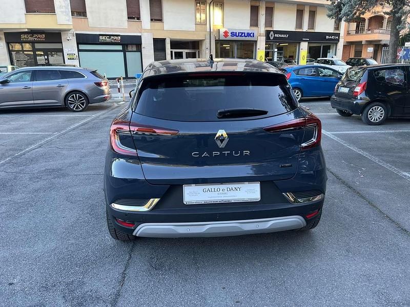 Usata Renault Captur Techno 94 CV (69 kW) 2023 Blu marine SUV
