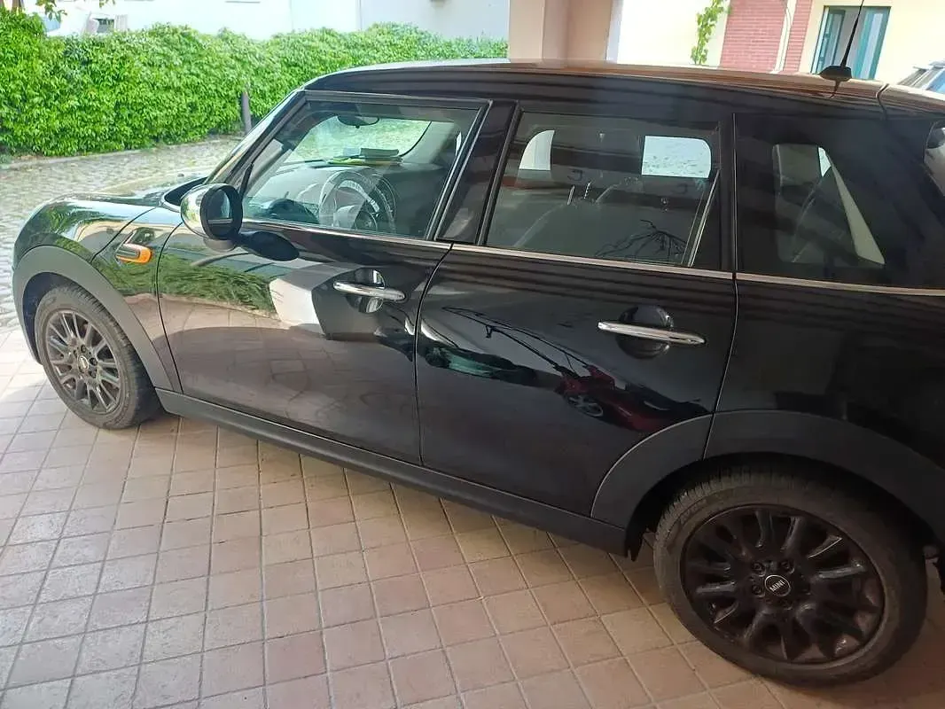 Usata Mini ONE 102 CV (75 kW) 2014 Nero Utilitaria
