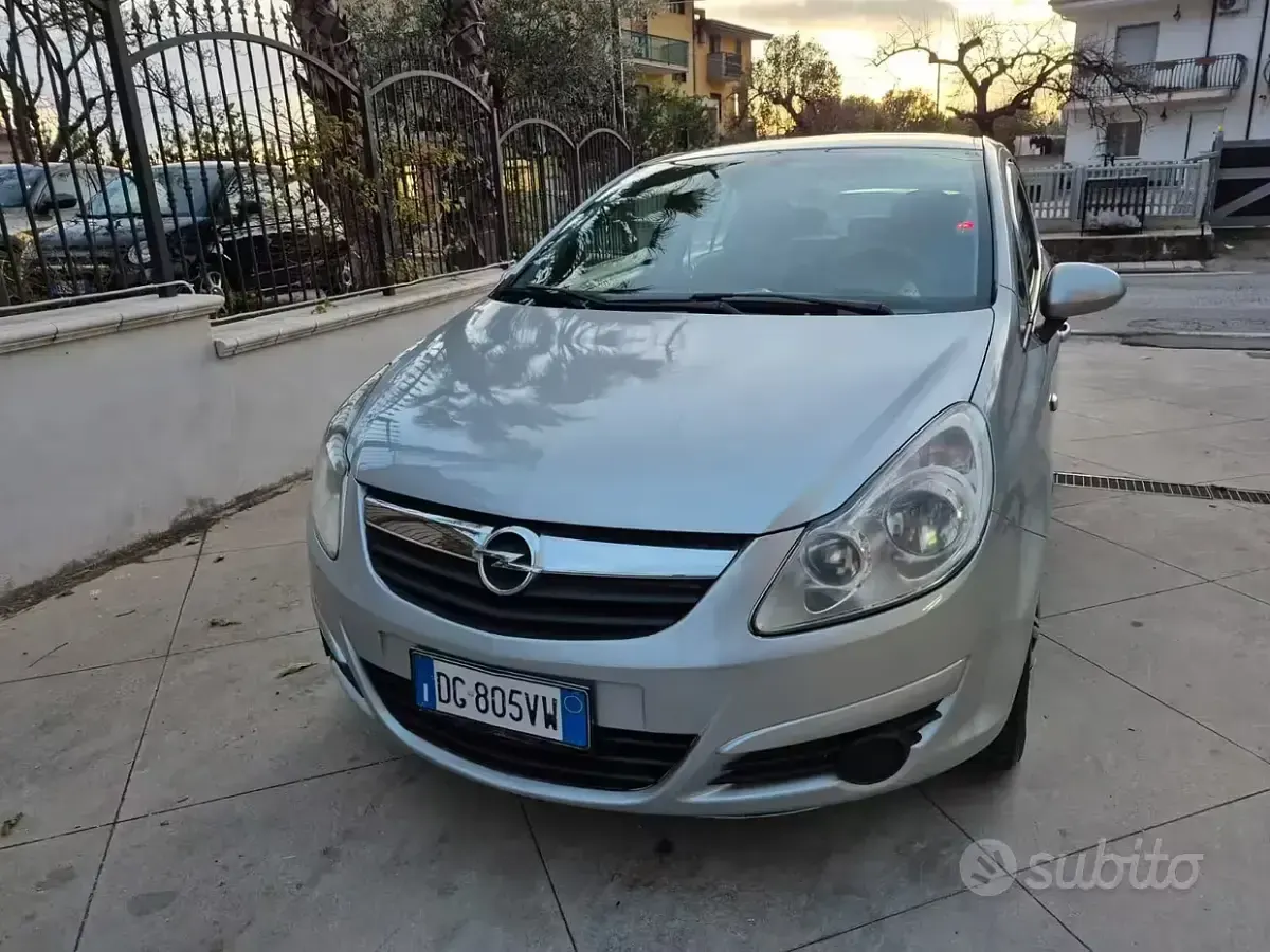 Usata Opel Corsa Cosmo 75 CV (55 kW) 2008 Grigio Utilitaria