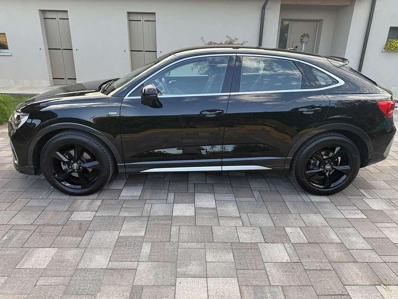 Usata 2022 Audi Q3 Sportback S-Line SUV | 36.500 € (Buon prezzo) - Immagine 1/4