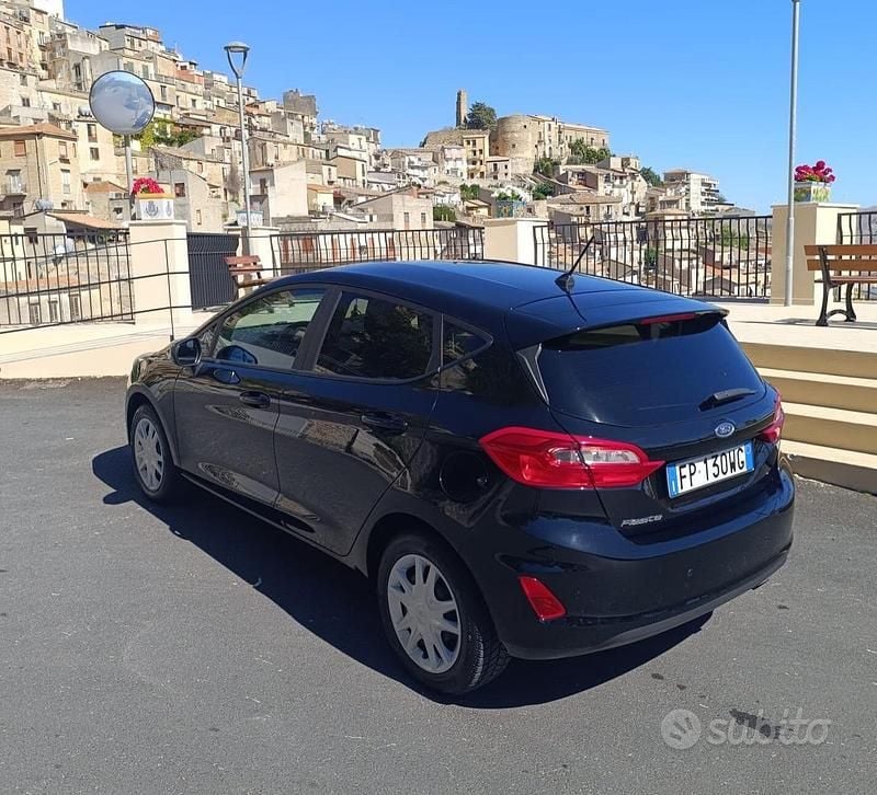 Usata Ford Fiesta 71 CV (52 kW) 2018 Nero Utilitaria