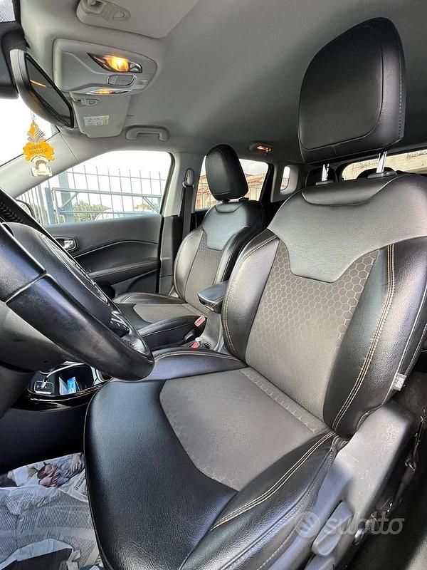 Usata Jeep Compass 120 CV (88 kW) 2020 Grigio SUV