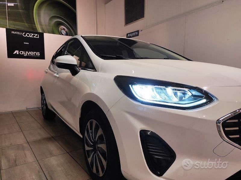 Begagnad Ford Fiesta Titanium 75 HK (55 kW) 2022 Vit Halvkombi