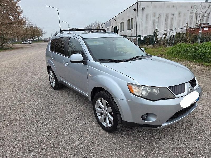 Usata Mitsubishi Outlander 140 CV (102 kW) 2008 Grigio SUV