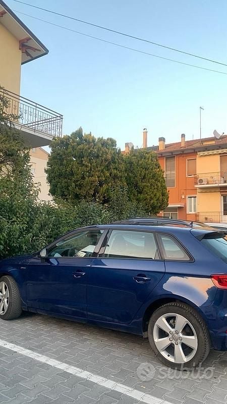 Usata Audi A3 Ambiente 110 CV (80 kW) 2014 Blu/azzurro Berlina