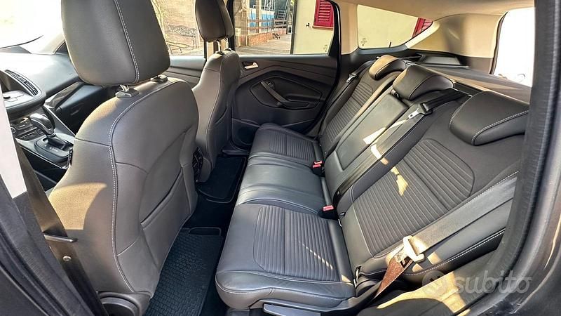Usata Ford Kuga 150 CV (110 kW) 2017 Grigio SUV