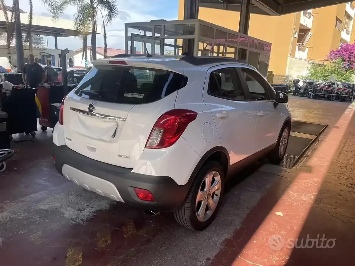 Usata Opel Mokka 131 CV (96 kW) 2016 Bianco SUV