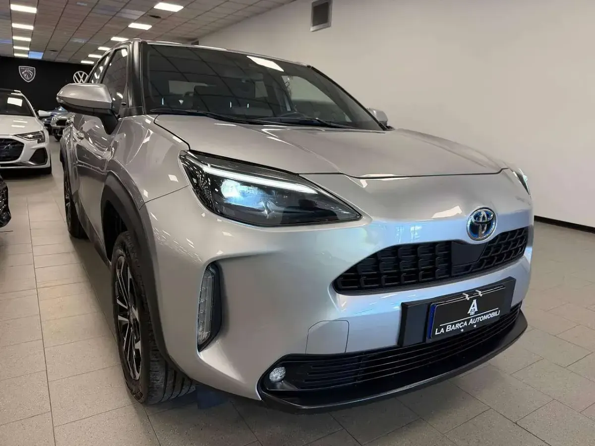 Usata Toyota Yaris Cross Trend 116 CV (85 kW) 2022 Grigio SUV