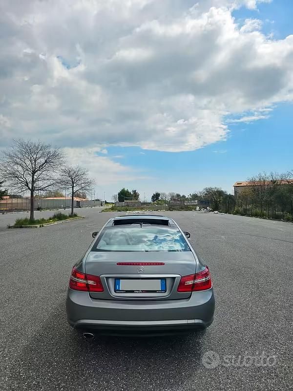 Usata Mercedes E250 Avantgarde 204 CV (150 kW) 2010 Grigio Coupé