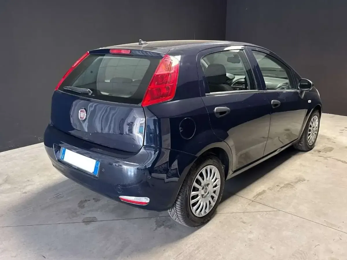 Usata Fiat Punto Street 95 CV (69 kW) 2018 Blu pastello Utilitaria