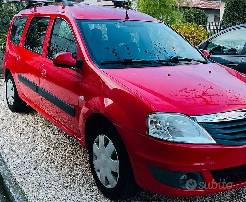 Usata Dacia Logan MCV 105 CV (77 kW) 2011 Rosso Monovolume