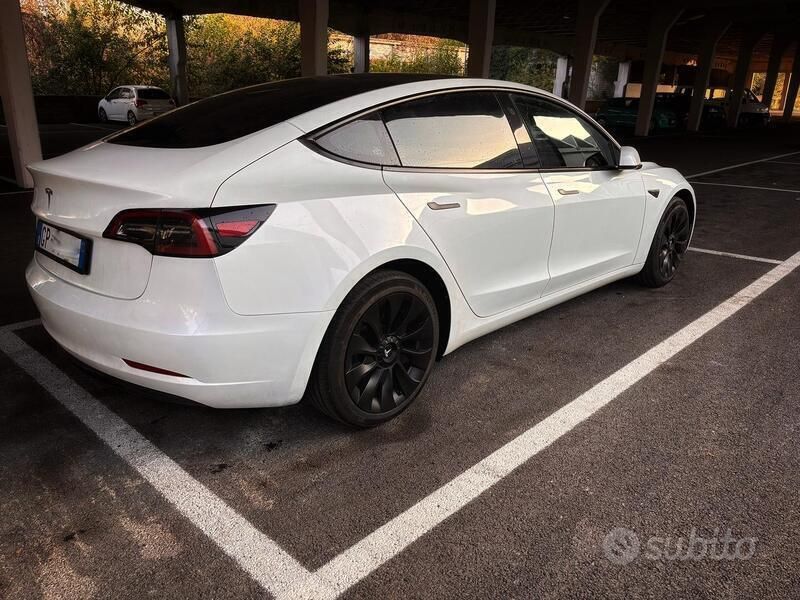 Usata Tesla Model 3 RWD 208 kW (283 CV) 2023 Bianco Berlina