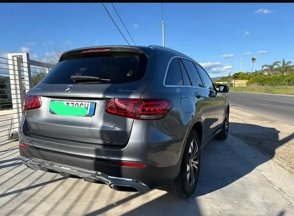 Usata Mercedes GLC220 Premium 194 CV (142 kW) 2020 Grigio SUV