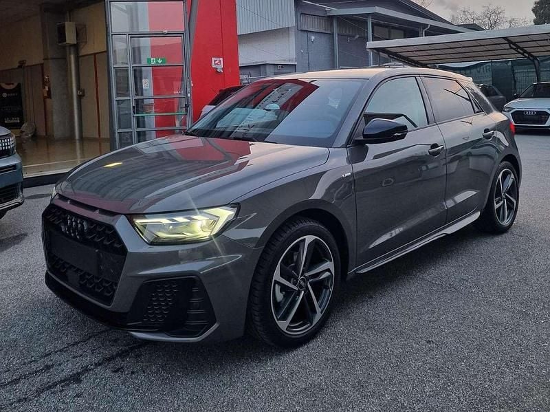 Nuova Audi A1 Ambiente 116 CV (85 kW) 2025 Grigio chronos Berlina