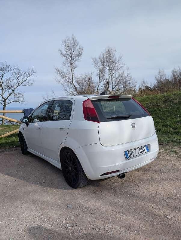 Usata Fiat Grande Punto Sport 120 CV (88 kW) 2008 Utilitaria