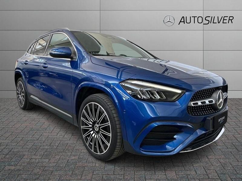 Usata Mercedes GLA250 AMG Line Premium 163 CV (119 kW) 2023 Blu / metallizzato SUV
