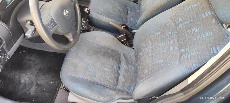 Usata Opel Corsa Comfort 75 CV (55 kW) 2002 Blu Berlina