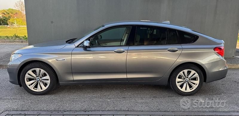 Usata BMW 530 Shadowline 245 CV (180 kW) 2010 Grigio Berlina